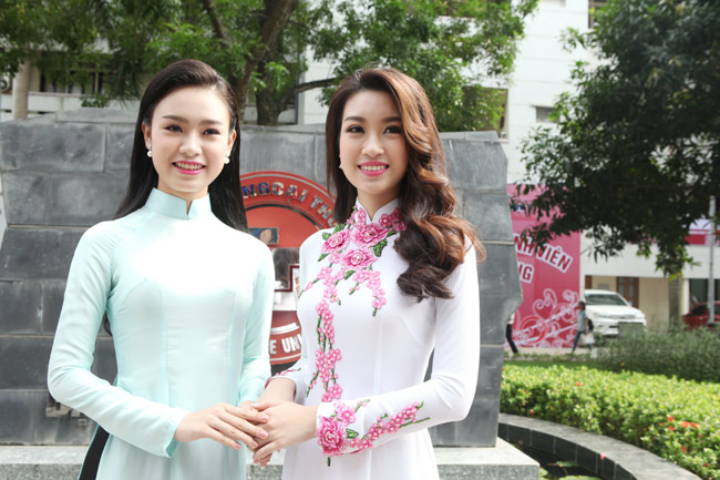 Hoa hậu Đỗ Mỹ Linh về thăm Trường Đại học Ngoại thương