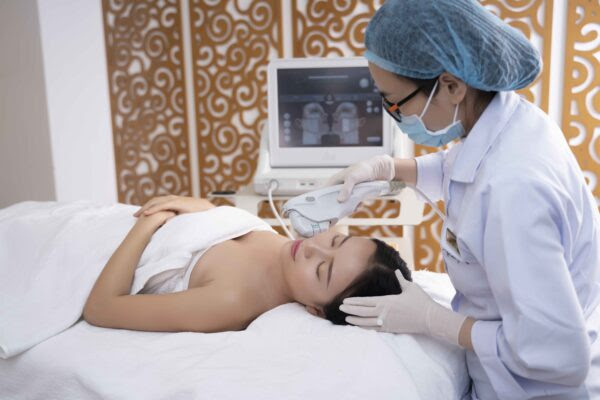 Dịch vụ trẻ hóa làn da tại Lux Beauty Center được nhiều khách hàng đánh giá cao về chất lượng 